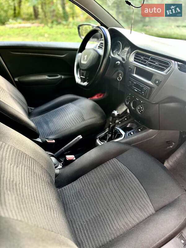 Седан Peugeot 301 2017 в Києві