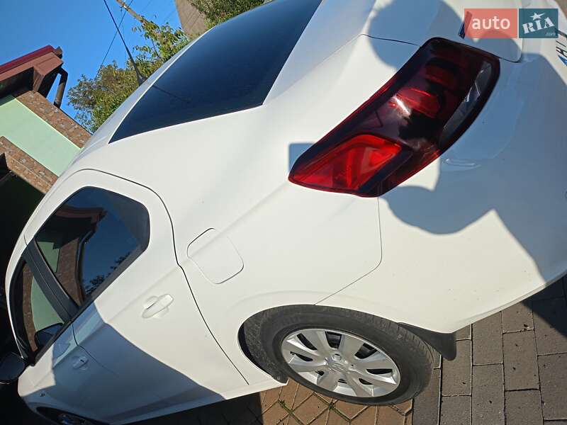 Седан Peugeot 301 2017 в Белой Церкви