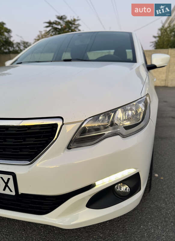 Седан Peugeot 301 2017 в Днепре