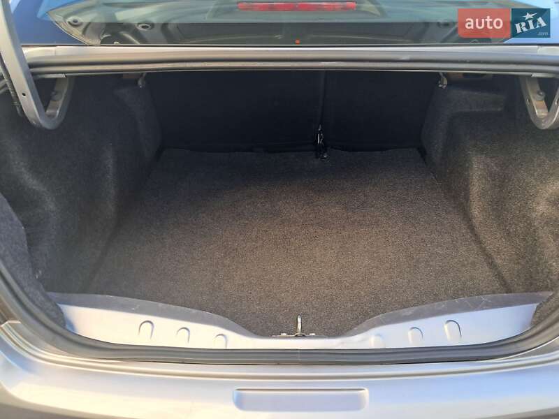 Седан Peugeot 301 2019 в Києві