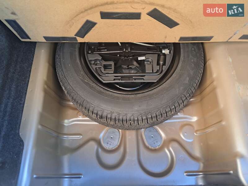 Седан Peugeot 301 2019 в Києві