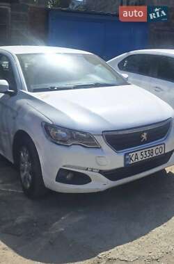 Седан Peugeot 301 2017 в Києві