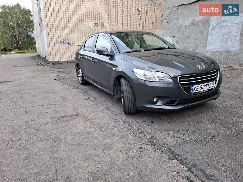 Седан Peugeot 301 2013 в Каменском