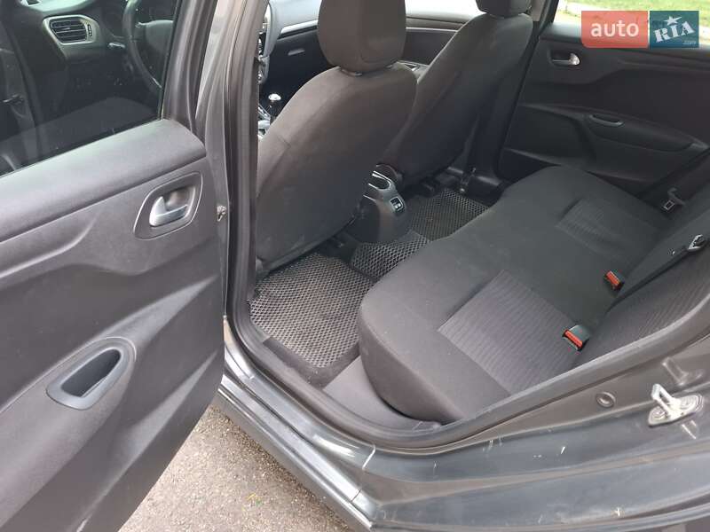 Седан Peugeot 301 2013 в Каменском