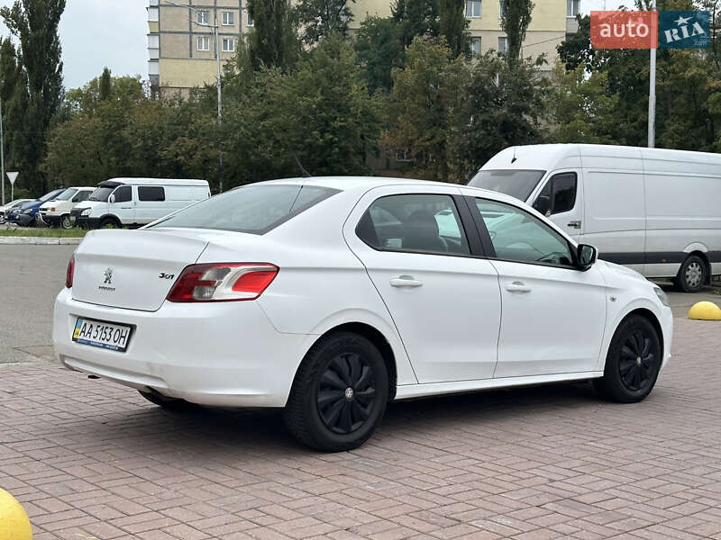 Седан Peugeot 301 2013 в Киеве