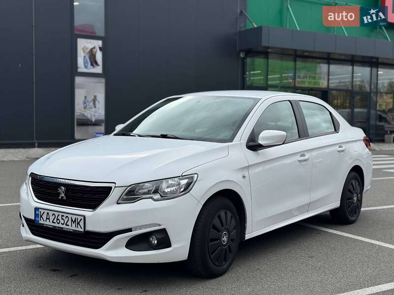 Седан Peugeot 301 2018 в Киеве