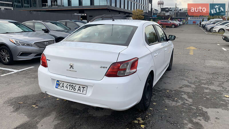 Седан Peugeot 301 2016 в Киеве