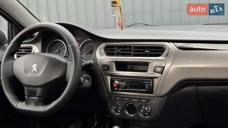 Седан Peugeot 301 2018 в Києві