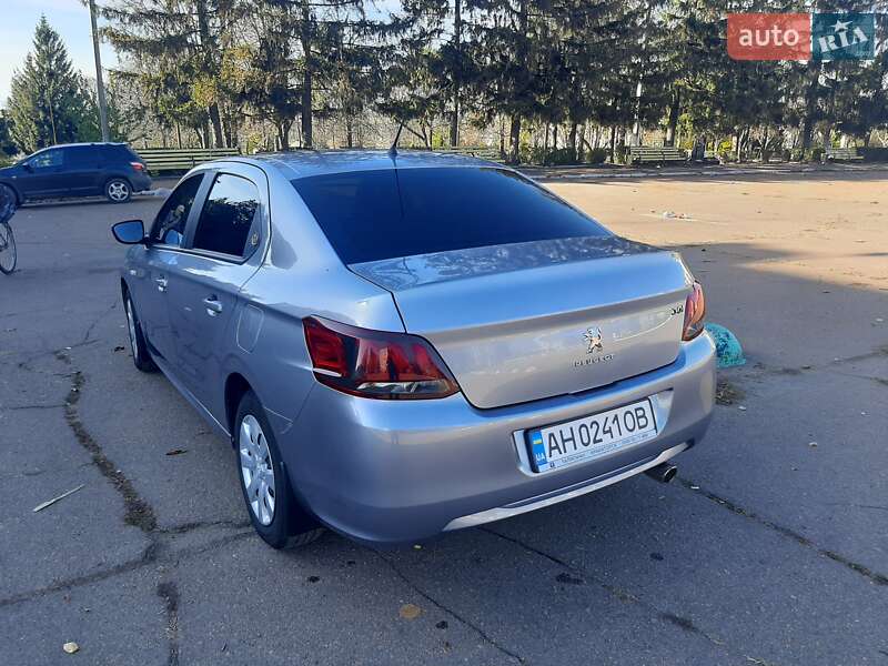 Седан Peugeot 301 2020 в Побужському