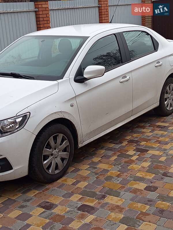 Седан Peugeot 301 2018 в Киеве