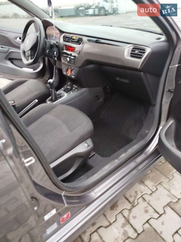 Седан Peugeot 301 2019 в Виноградові