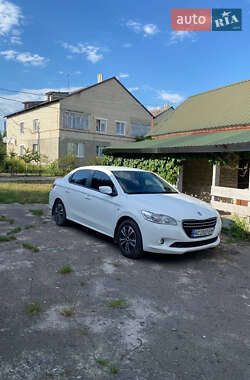 Седан Peugeot 301 2013 в Луцьку