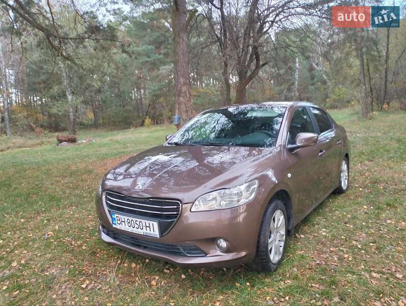 Седан Peugeot 301 2016 в Шепетовке