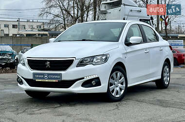 Седан Peugeot 301 2017 в Киеве