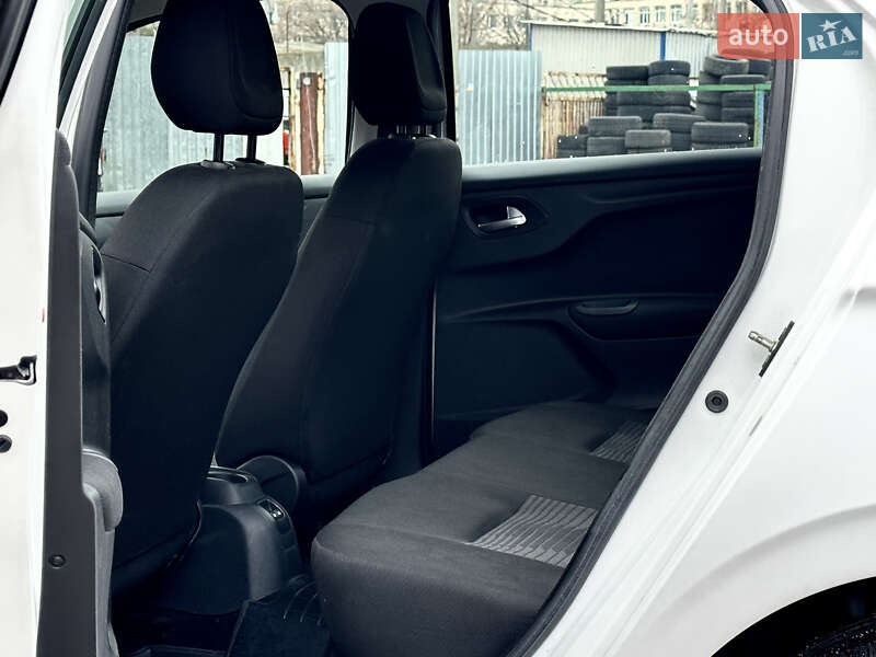 Седан Peugeot 301 2017 в Киеве фото 16 Седан Peugeot 301 2017 в Киеве