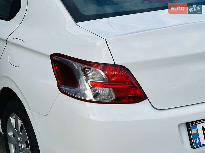 Седан Peugeot 301 2013 в Харькове