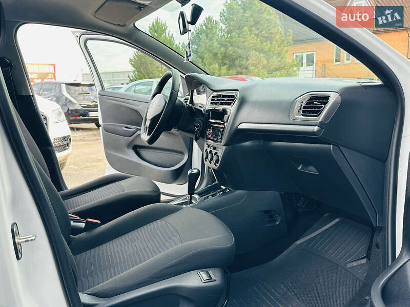 Седан Peugeot 301 2013 в Харькове