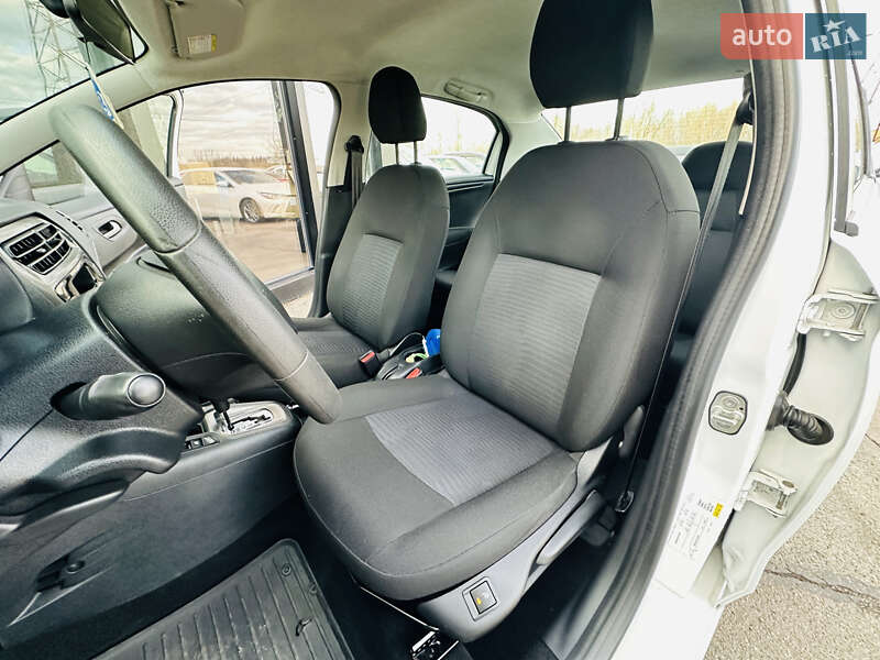 Седан Peugeot 301 2013 в Харькове