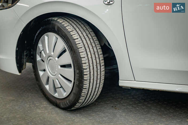 Седан Peugeot 301 2023 в Киеве