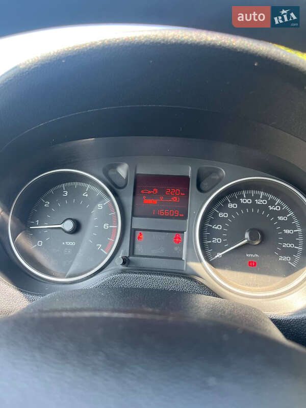 Седан Peugeot 301 2019 в Романіву