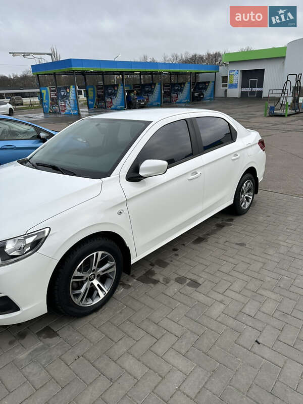 Седан Peugeot 301 2018 в Кременчуці