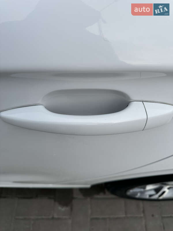 Седан Peugeot 301 2018 в Кременчуці