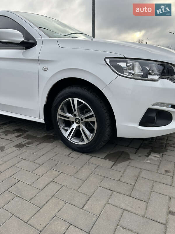 Седан Peugeot 301 2018 в Кременчуці
