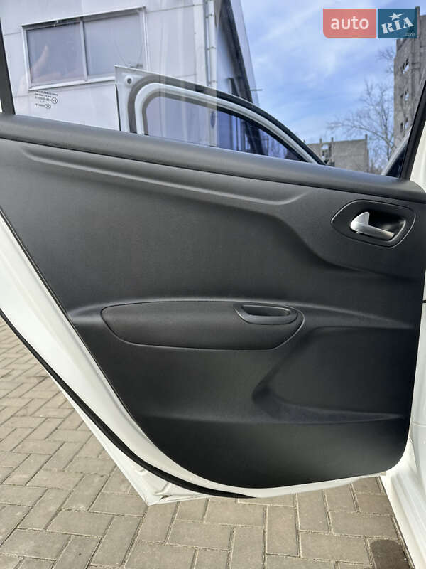 Седан Peugeot 301 2018 в Кременчуці