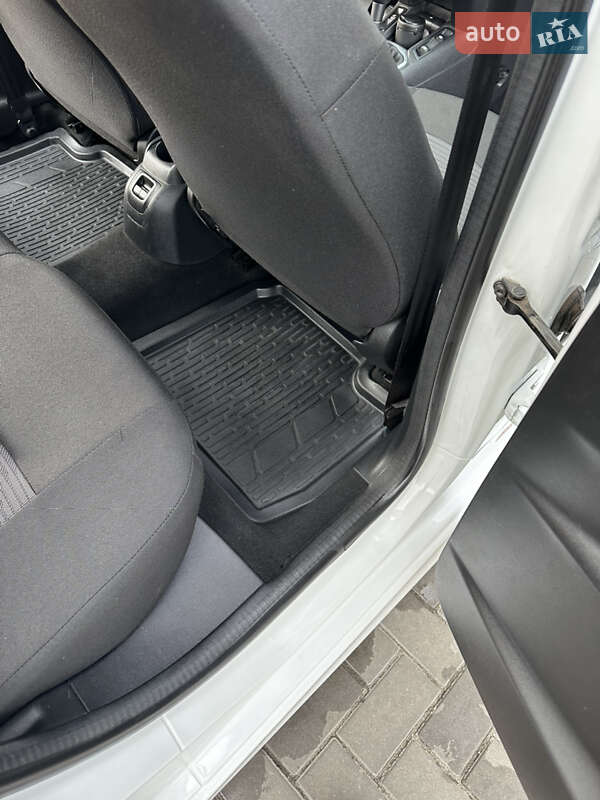 Седан Peugeot 301 2018 в Кременчуці