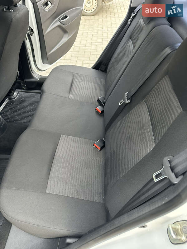 Седан Peugeot 301 2018 в Кременчуці