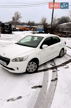 Седан Peugeot 301 2013 в Киеве