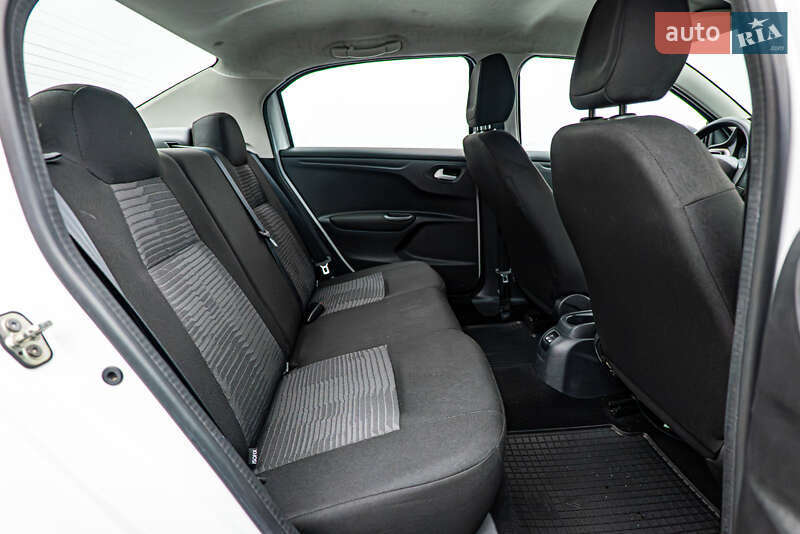 Седан Peugeot 301 2020 в Києві