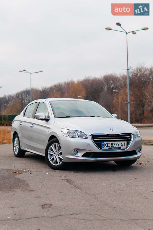 Седан Peugeot 301 2013 в Дніпрі