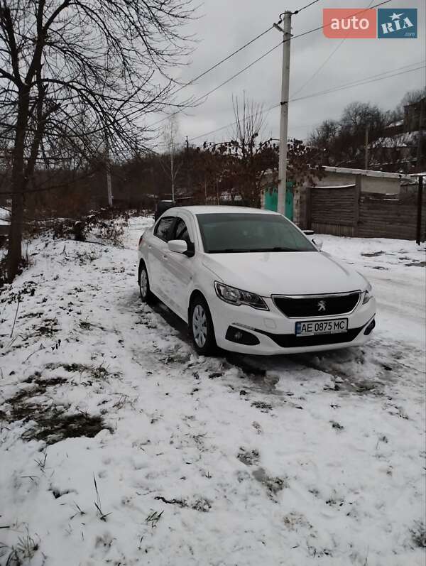 Седан Peugeot 301 2019 в Дніпрі
