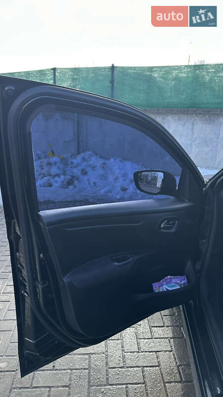 Седан Peugeot 301 2016 в Борисполе