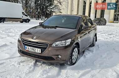 Седан Peugeot 301 2015 в Киеве