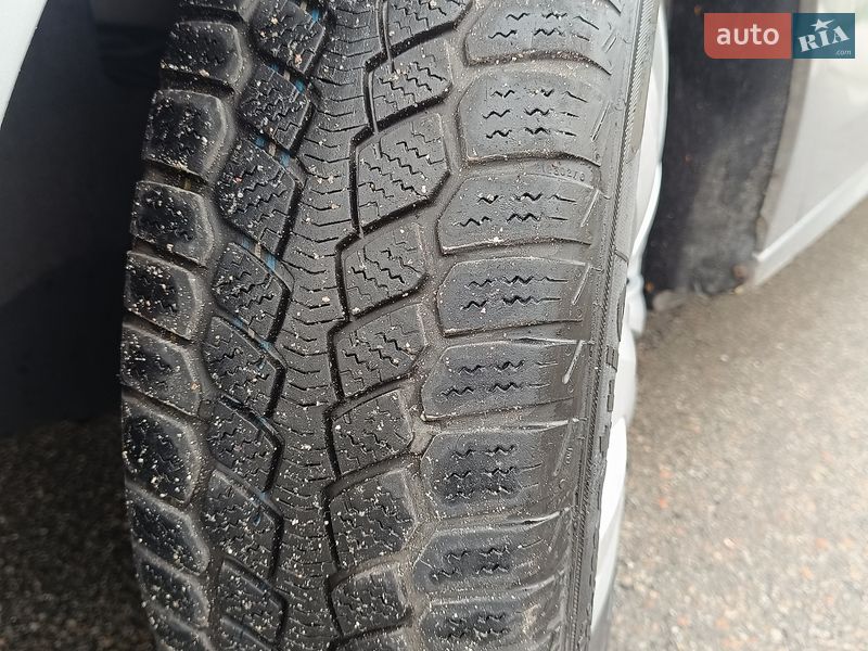 Седан Peugeot 301 2017 в Киеве