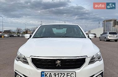 Седан Peugeot 301 2018 в Фонтанке