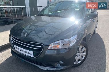 Седан Peugeot 301 2016 в Киеве