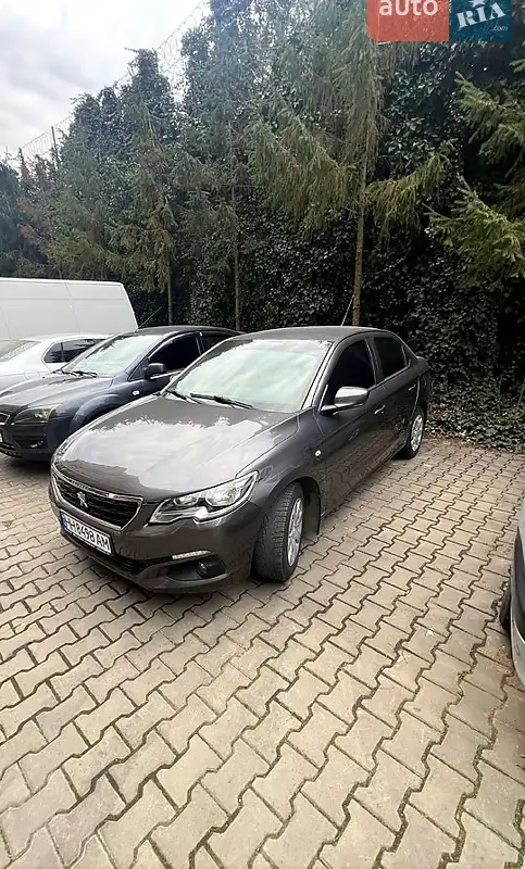 Peugeot 301