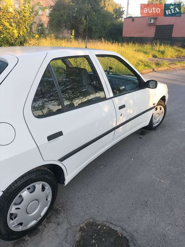 Хетчбек Peugeot 306 1998 в Рівному