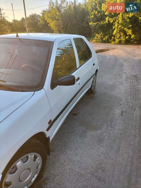 Хетчбек Peugeot 306 1998 в Рівному