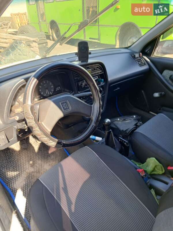 Седан Peugeot 306 1995 в Макарові