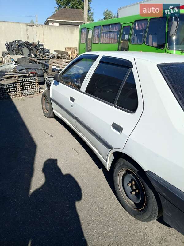 Седан Peugeot 306 1995 в Макарові