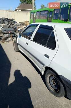 Седан Peugeot 306 1995 в  фото 5 Седан Peugeot 306 1995 в
