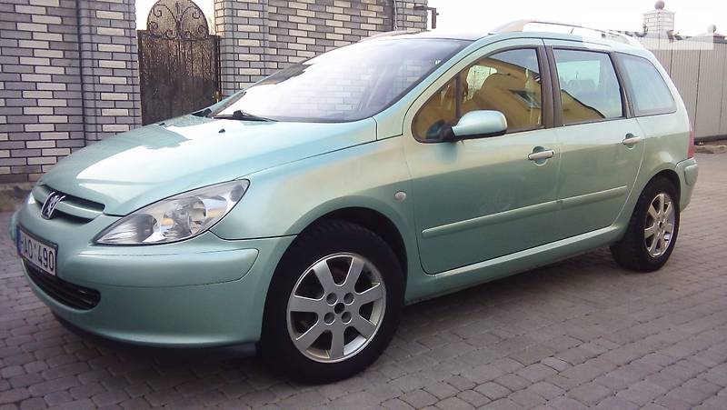 Универсал Peugeot 307 2004 в Надворной