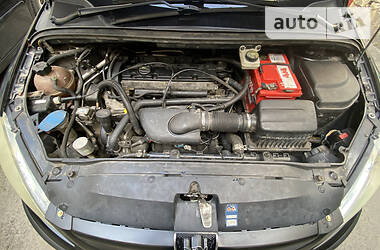Хетчбек Peugeot 307 2002 в 