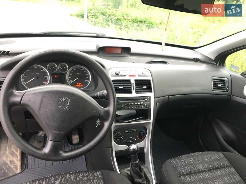 Хэтчбек Peugeot 307 2003 в Иршаве