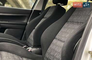 Хетчбек Peugeot 307 2003 в 
