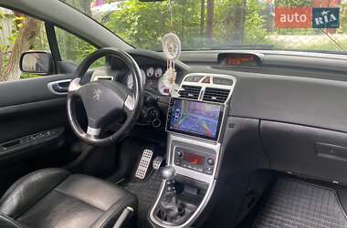 Кабриолет Peugeot 307 2005 в 